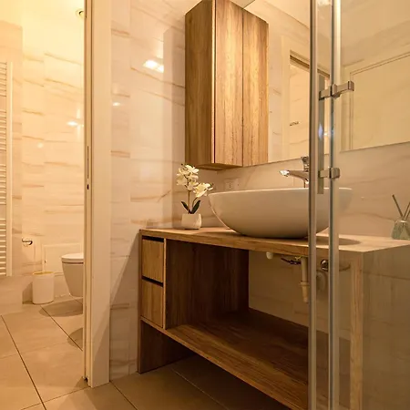 Ideal Rent - Lucini 19 *