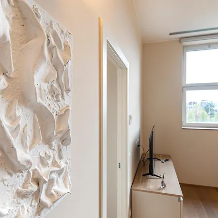 Ideal Rent - Lucini 19 *