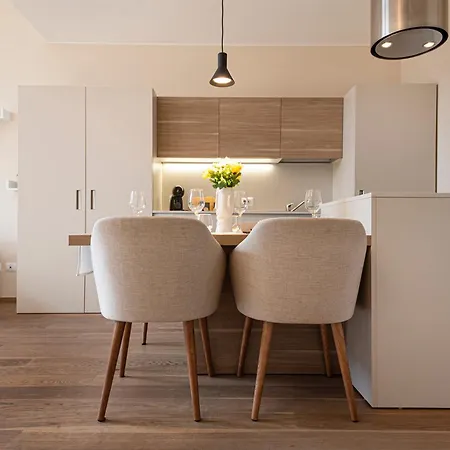 Ideal Rent - Lucini 19 Apartment *