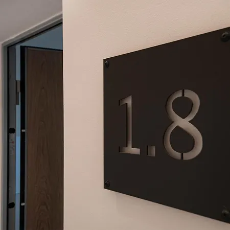 Ideal Rent - Lucini 19 *